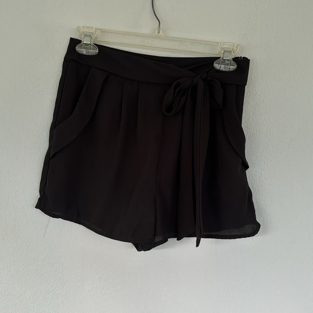 Monteau black high rise tie waist chiffon pocket shorts size medium - Picture 2 of 8